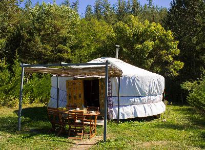 Yourte authentique sur ferme équestre